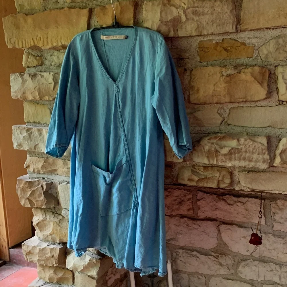 Cynthia Ashby 3/4 sleeve linen trapeze dress. - Picture 1 of 6